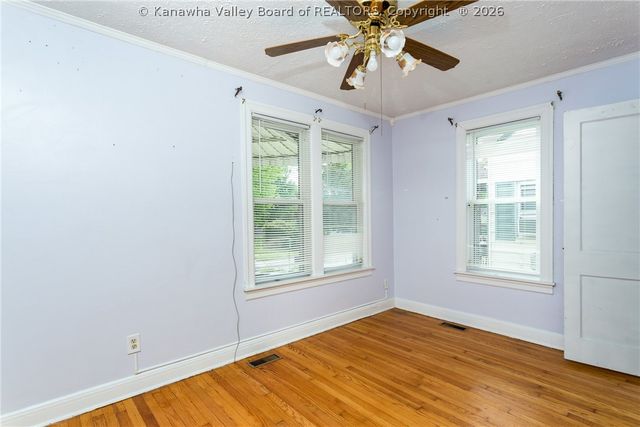239 10th Avenue, South Charleston, WV 25303