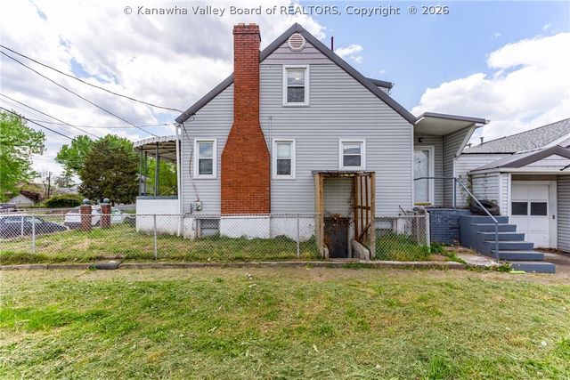 239 10th Avenue, South Charleston, WV 25303