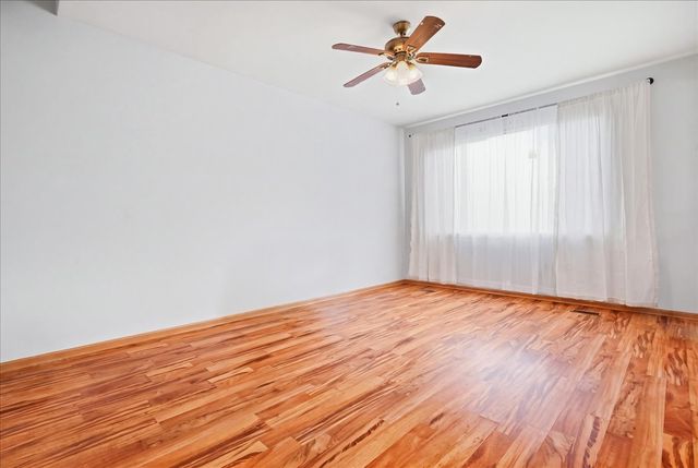530 W Kristina Lane, Round Lake, IL 60073