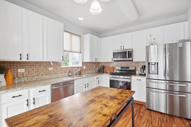 530 W Kristina Lane, Round Lake, IL 60073