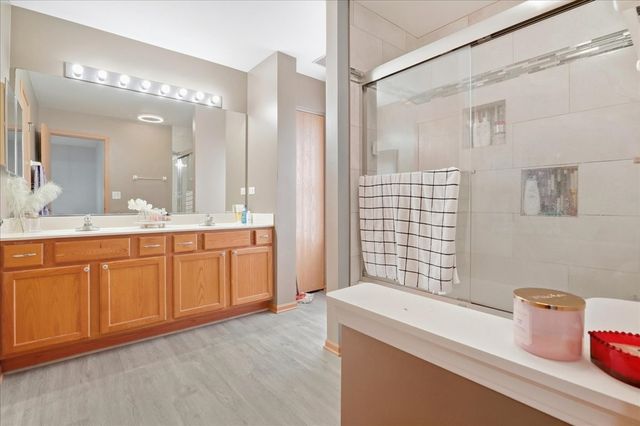 530 W Kristina Lane, Round Lake, IL 60073
