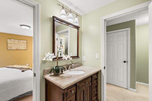 40 Washington Grn 40, Walpole, MA 02032