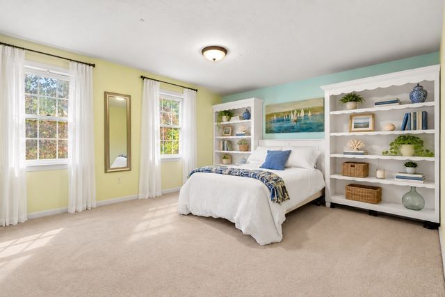 40 Washington Grn 40, Walpole, MA 02032