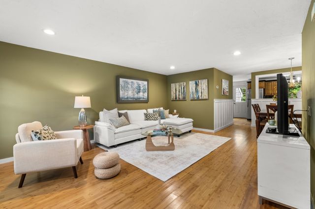 40 Washington Grn 40, Walpole, MA 02032