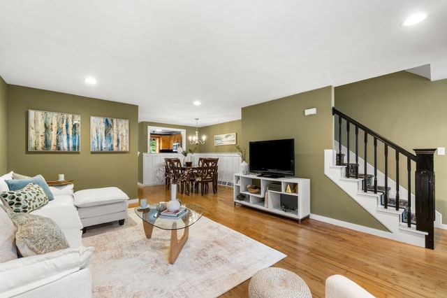 40 Washington Grn 40, Walpole, MA 02032