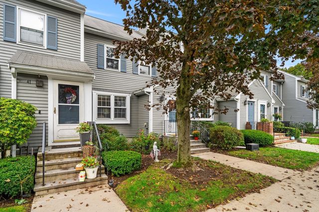 40 Washington Grn 40, Walpole, MA 02032