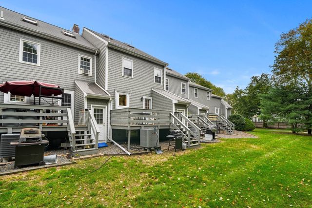 40 Washington Grn 40, Walpole, MA 02032