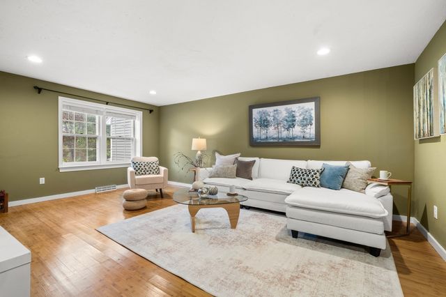 40 Washington Grn 40, Walpole, MA 02032