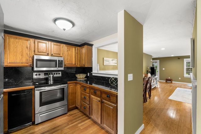 40 Washington Grn 40, Walpole, MA 02032