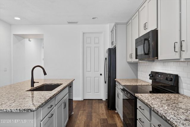 1062 PERSIMMON Drive, Middleburg, FL 32068