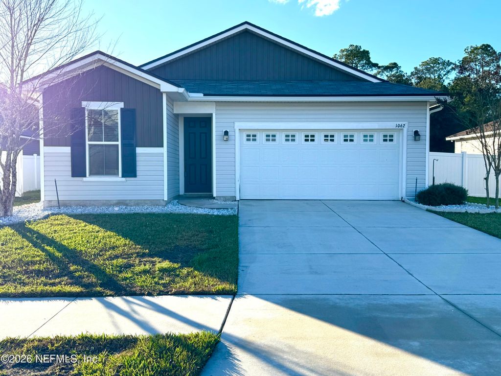 1062 PERSIMMON Drive, Middleburg, FL 32068