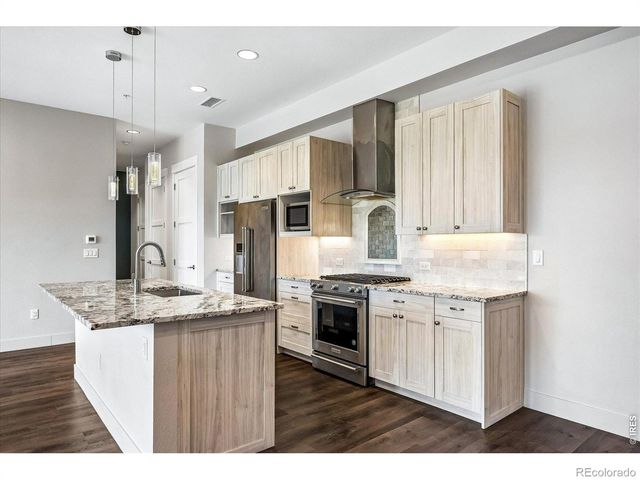 4885 S Monaco Street 207, Denver, CO 80237