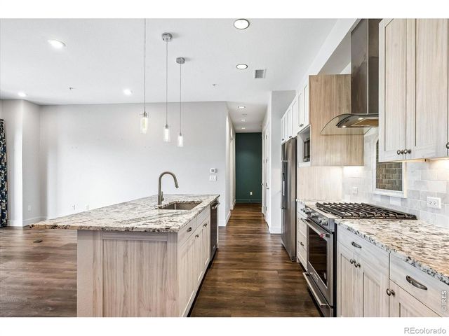 4885 S Monaco Street 207, Denver, CO 80237