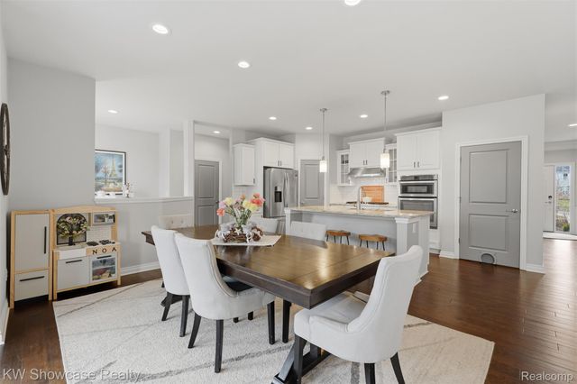 30253 MACINTOSH Lane, Lyon Charter Township, MI 48165