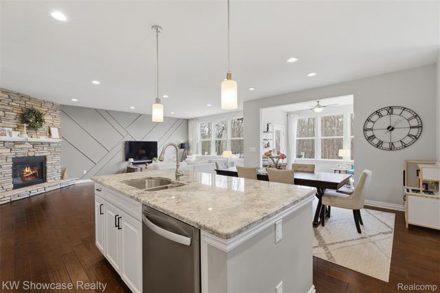 30253 MACINTOSH Lane, Lyon Charter Township, MI 48165