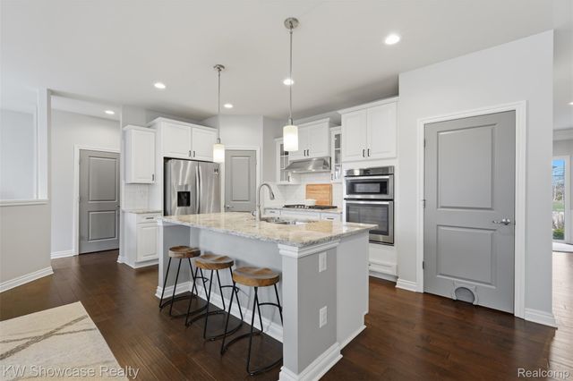 30253 MACINTOSH Lane, Lyon Charter Township, MI 48165