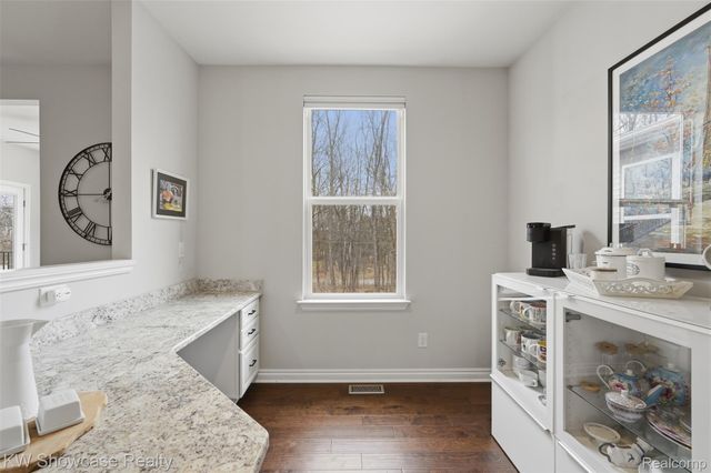 30253 MACINTOSH Lane, Lyon Charter Township, MI 48165