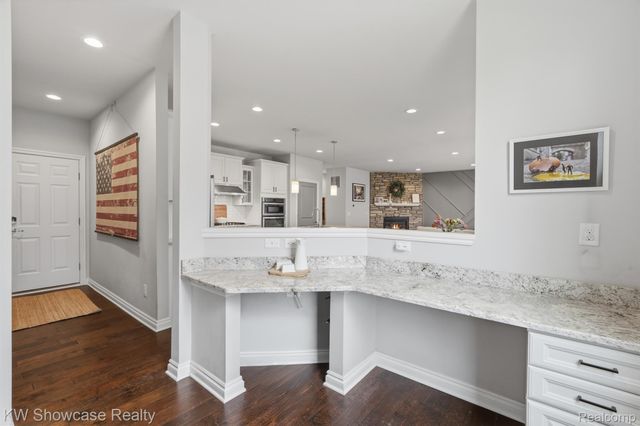 30253 MACINTOSH Lane, Lyon Charter Township, MI 48165