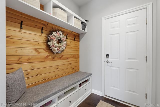 30253 MACINTOSH Lane, Lyon Charter Township, MI 48165