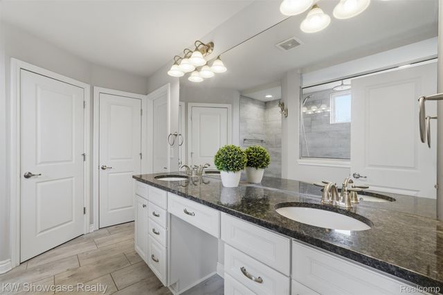 30253 MACINTOSH Lane, Lyon Charter Township, MI 48165