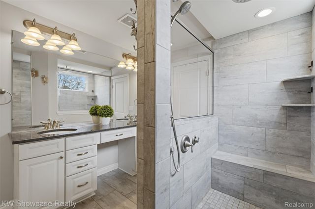 30253 MACINTOSH Lane, Lyon Charter Township, MI 48165