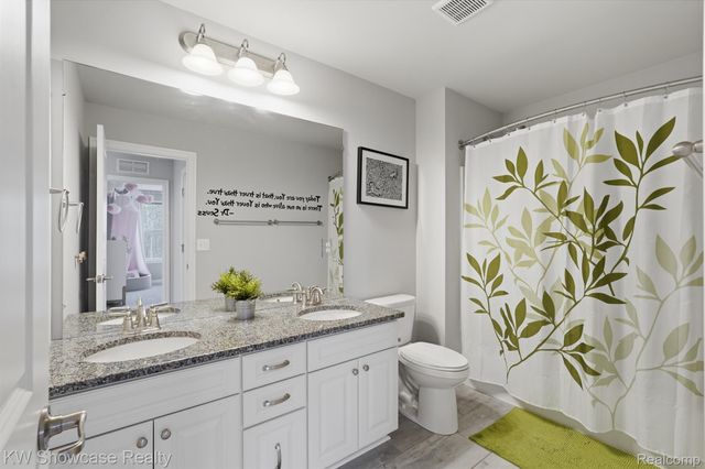 30253 MACINTOSH Lane, Lyon Charter Township, MI 48165