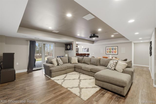 30253 MACINTOSH Lane, Lyon Charter Township, MI 48165