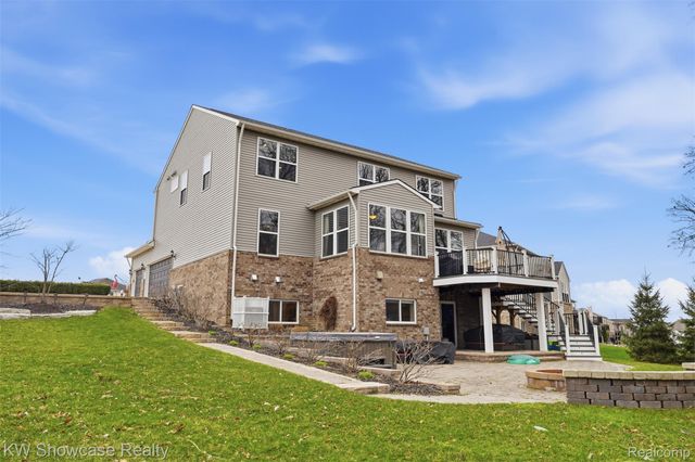 30253 MACINTOSH Lane, Lyon Charter Township, MI 48165