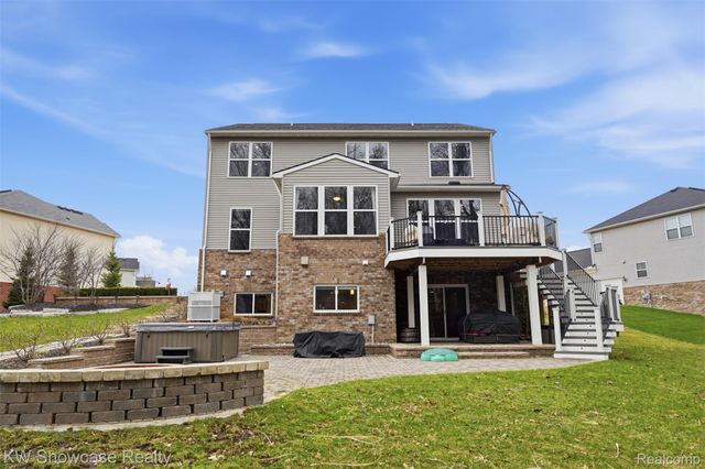 30253 MACINTOSH Lane, Lyon Charter Township, MI 48165