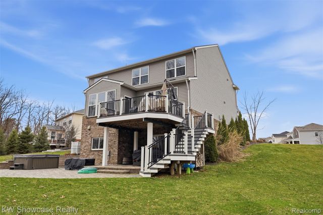 30253 MACINTOSH Lane, Lyon Charter Township, MI 48165