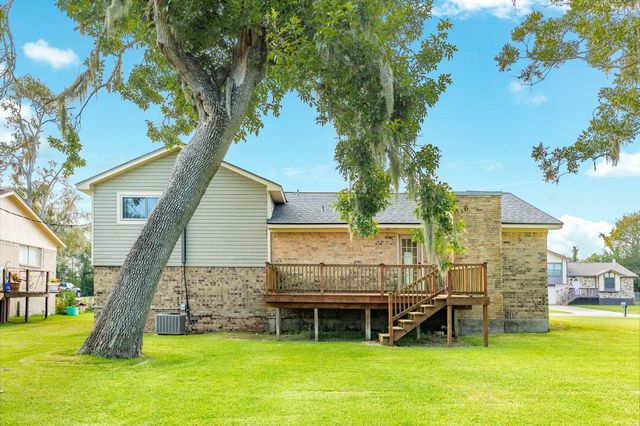 212 Briarcreek Street, Richwood, TX 77531