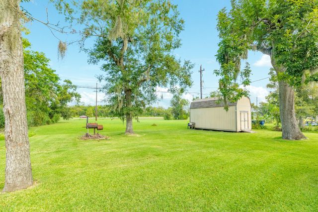 212 Briarcreek Street, Richwood, TX 77531