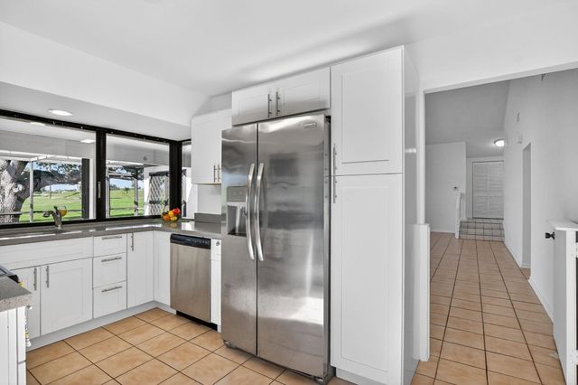 661 Deer Creek Hollows Circle, Deerfield Beach, FL 33442