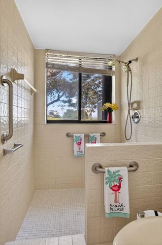 661 Deer Creek Hollows Circle, Deerfield Beach, FL 33442