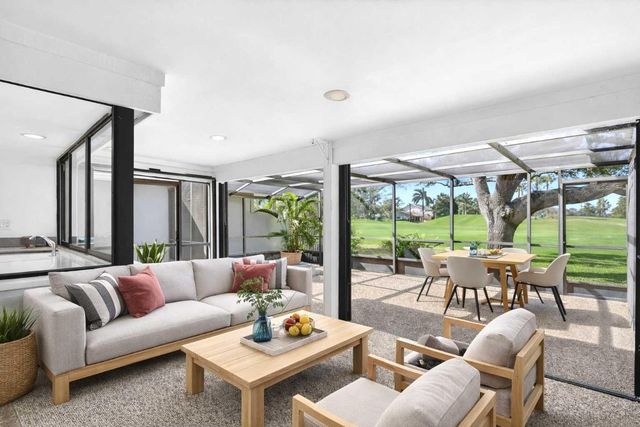 661 Deer Creek Hollows Circle, Deerfield Beach, FL 33442