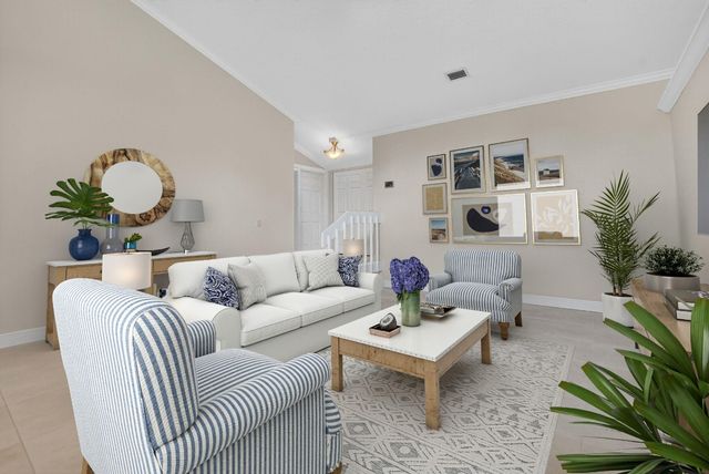 661 Deer Creek Hollows Circle, Deerfield Beach, FL 33442