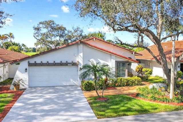 661 Deer Creek Hollows Circle, Deerfield Beach, FL 33442