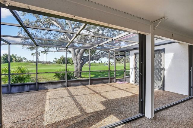 661 Deer Creek Hollows Circle, Deerfield Beach, FL 33442