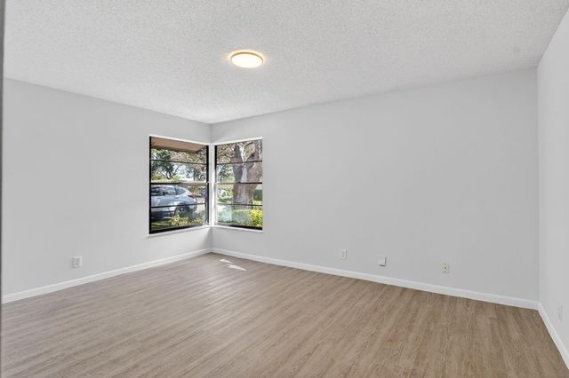 661 Deer Creek Hollows Circle, Deerfield Beach, FL 33442