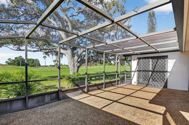 661 Deer Creek Hollows Circle, Deerfield Beach, FL 33442