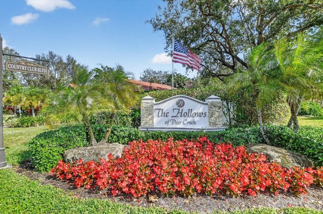 661 Deer Creek Hollows Circle, Deerfield Beach, FL 33442