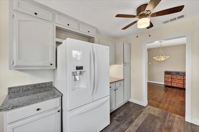 3319 Irwindell Boulevard, Dallas, TX 75211