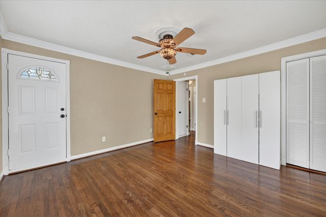 3319 Irwindell Boulevard, Dallas, TX 75211