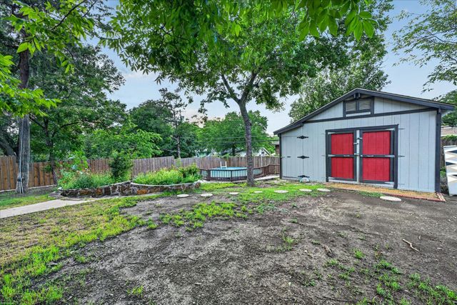 3319 Irwindell Boulevard, Dallas, TX 75211