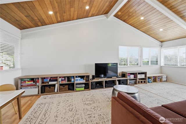 2702 E 16th Street, Bremerton, WA 98310