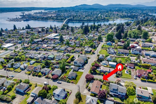 2702 E 16th Street, Bremerton, WA 98310