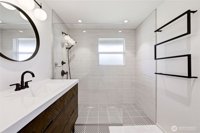 2702 E 16th Street, Bremerton, WA 98310