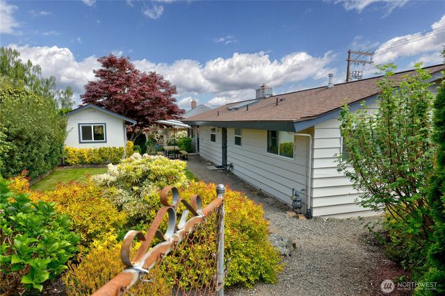 2702 E 16th Street, Bremerton, WA 98310