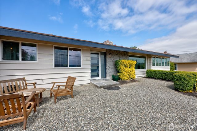 2702 E 16th Street, Bremerton, WA 98310