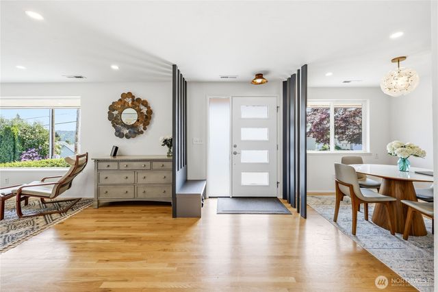 2702 E 16th Street, Bremerton, WA 98310